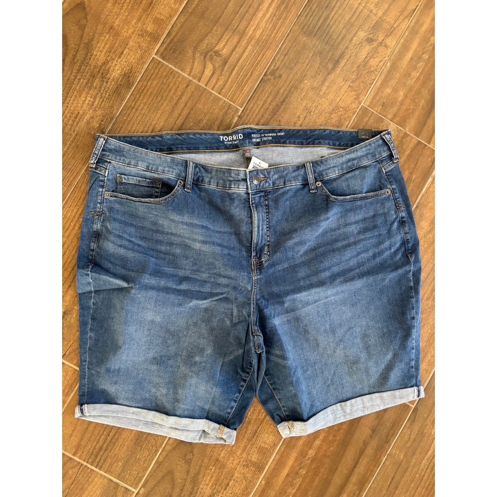 Torrid Bermuda Shorts 28 Blue Perfect 10" Vintage Stretch Mid-Rise Medium Wash